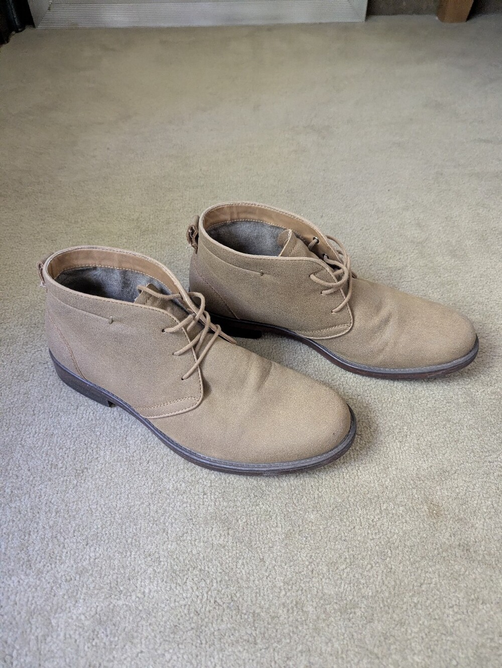 Men's Tan Chukka Boots - Classic Desert Style